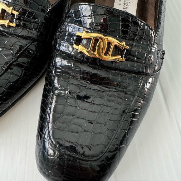 Etienne Aigner Valentine leather embossed loafer with gold colored hardware sz 8 - Picture 4 of 11